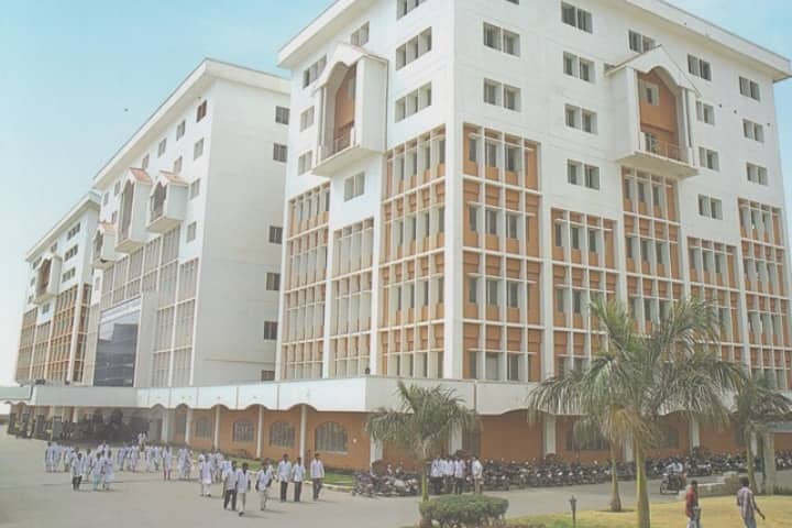 The Oxford Dental College and Hospital campus in Bangalore, Karnataka, India — photo 1