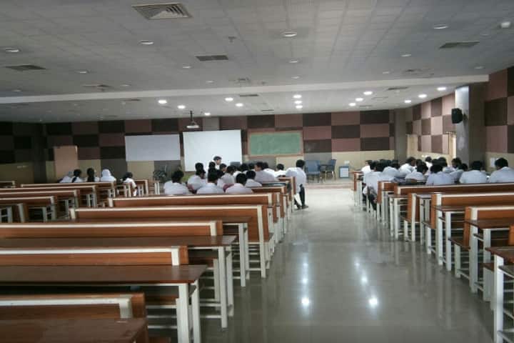 Malda Medical College and Hospital campus in Malda, West Bengal, India — photo 3
