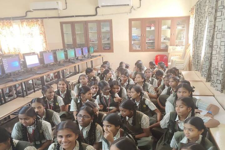 Lions Juhu Nandlal Jalan Mahila Mahavidyalaya campus in Mumbai City, Maharashtra, India — photo 5