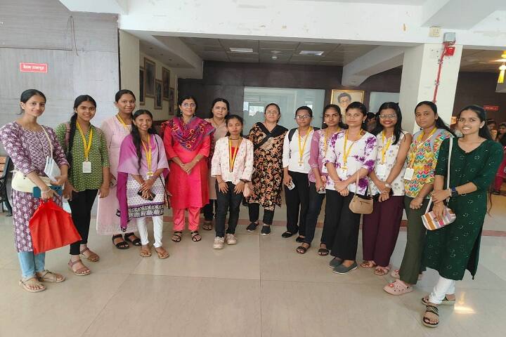 Lions Juhu Nandlal Jalan Mahila Mahavidyalaya campus in Mumbai City, Maharashtra, India — photo 6