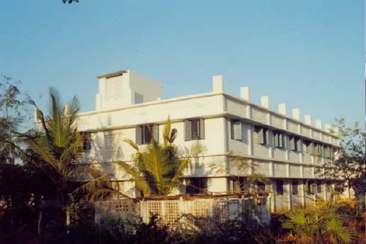 VV Giri Government Kalasala campus in Dumpagadapa, Andhra Pradesh, India — photo 1
