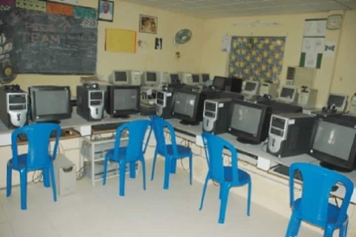 VV Giri Government Kalasala campus in Dumpagadapa, Andhra Pradesh, India — photo 5