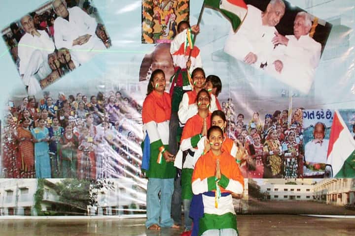 Shri Sadgurudev Shri Ranchhoddasji Bapu Mahila Home Science College and Lt Meenaben Jayantilal Kundaliya English Medium Mahila Commerce and BBA College campus in Rajkot, Gujarat, India — photo 4