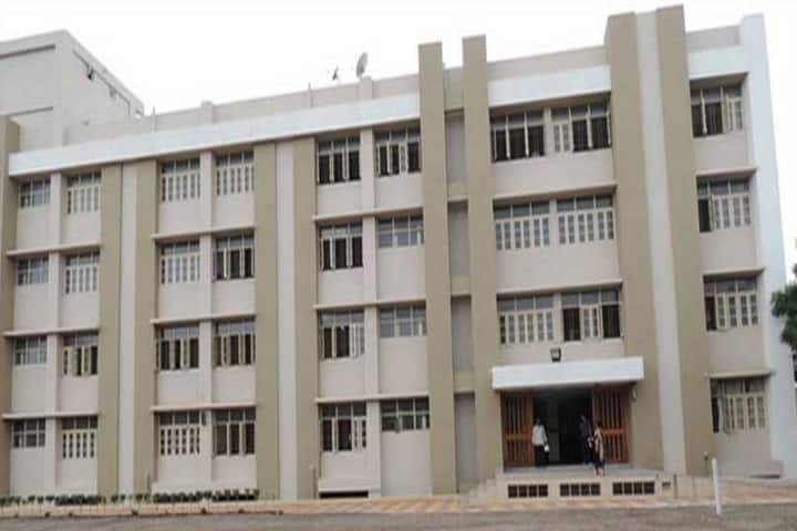 Smt RR Patel Mahila Arts and Commerce College campus in Rajkot, Gujarat, India — photo 1