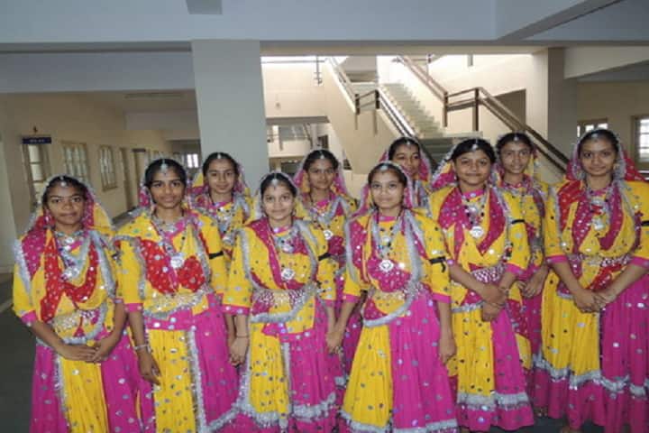 Smt RR Patel Mahila Arts and Commerce College campus in Rajkot, Gujarat, India — photo 6