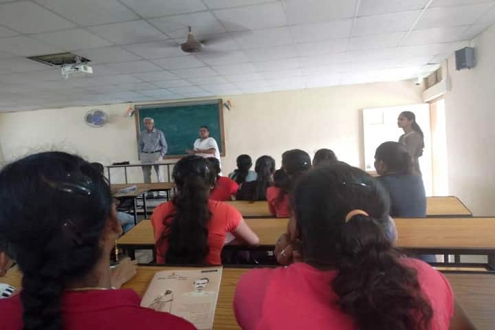 VS Patel College of Arts and Science campus in Navsari, Gujarat, India — photo 6