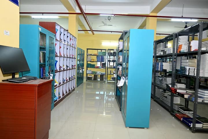 Jakir Hossain Medical College and Research Institute campus in Murshidabad, West Bengal, India — photo 5