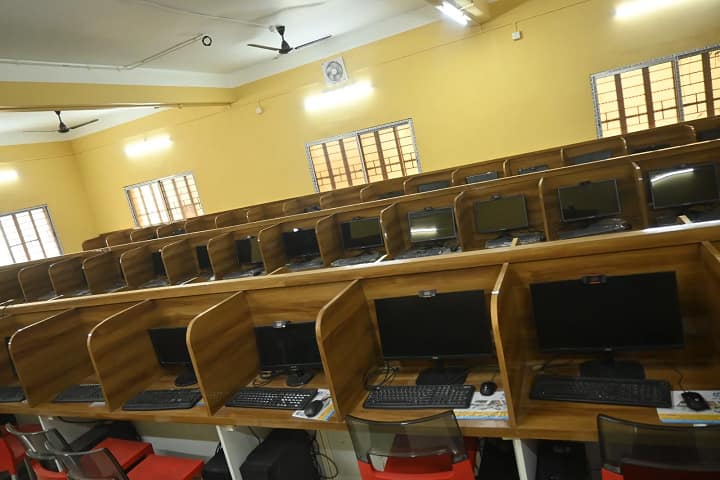 Jakir Hossain Medical College and Research Institute campus in Murshidabad, West Bengal, India — photo 6