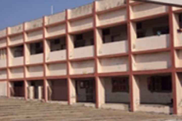 Smt CP Choksi Arts and Shree PL Commerce College campus in Veraval, Gujarat, India — photo 2