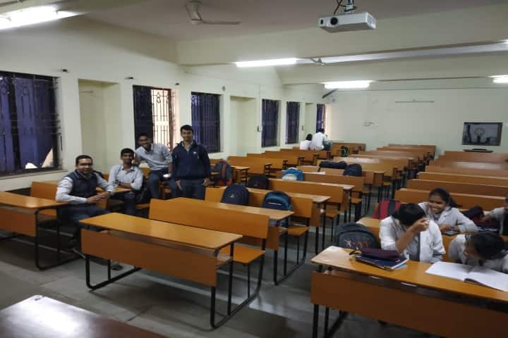 Datta Meghe Ayurved College campus in Nagpur, Maharashtra, India — photo 3