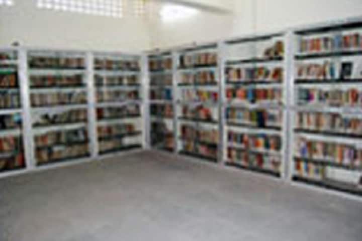 Dr Madhukarrao Wasnik PWS Arts and Commerce College campus in Nagpur, Maharashtra, India — photo 3