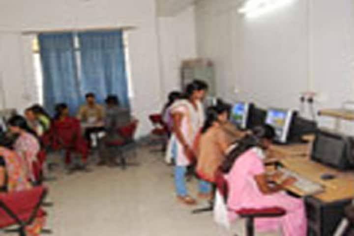 Dr Madhukarrao Wasnik PWS Arts and Commerce College campus in Nagpur, Maharashtra, India — photo 4