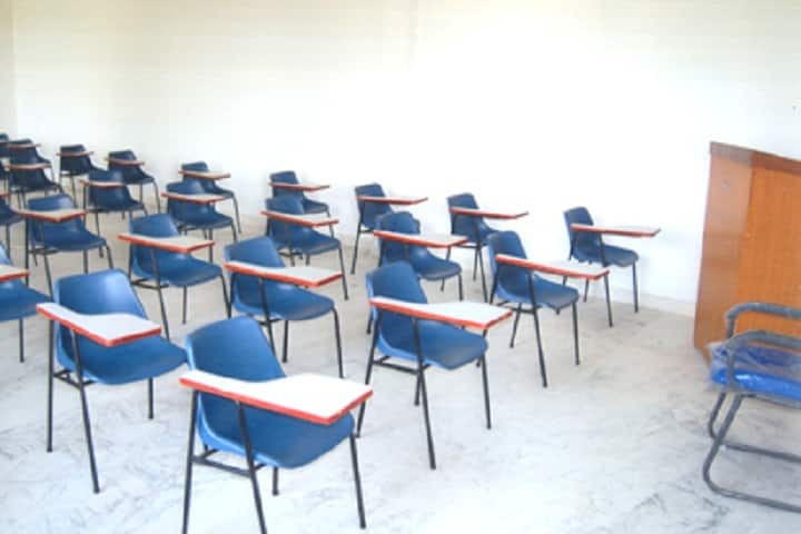 Shree Balaji Degree College campus in Meerut, Uttar Pradesh, India — photo 2