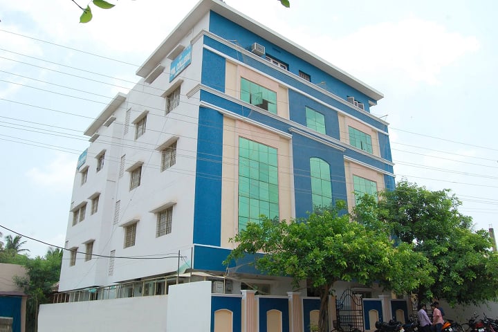 YRL College of Arts and Science and Technology campus in East Godavari, Andhra Pradesh, India — photo 1