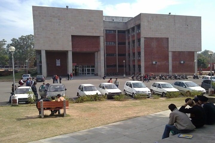 Chandigarh College of Engineering and Technology Diploma Wing, Chandigarh campus in Chandigarh, India