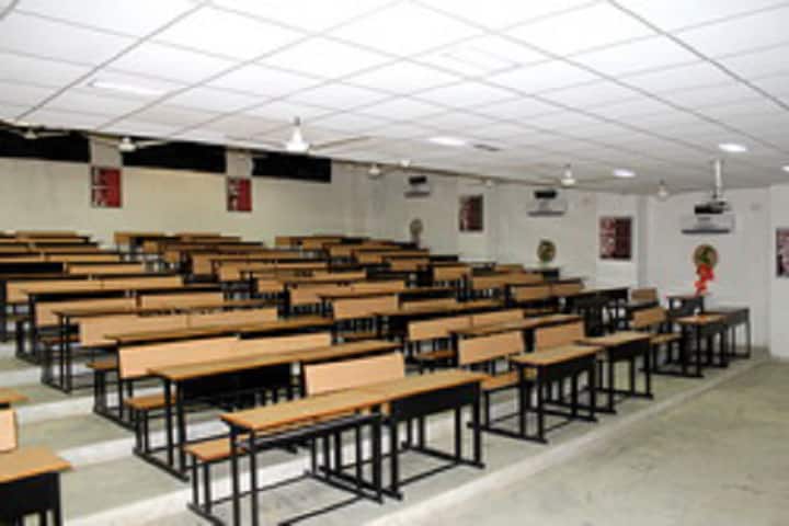 Sri Aurobindo College of Dentistry campus in Indore, Madhya Pradesh, India — photo 2