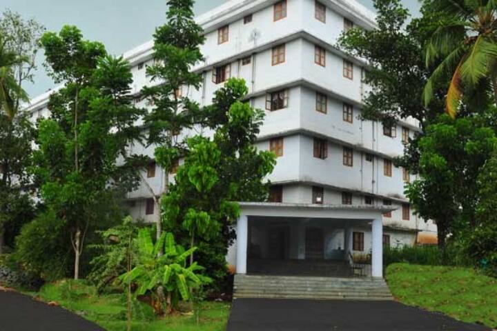 Sree Mookambika Institute of Dental Sciences campus in Kanyakumari, Tamil Nadu, India — photo 1