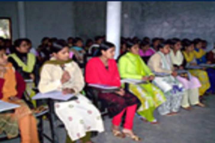 Swarna Prabha Mahila PG College campus in Maharajganj, Uttar Pradesh, India — photo 3