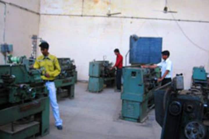 Government Ramchandra Khaitan Polytechnic College campus in Jaipur, Rajasthan, India — photo 3