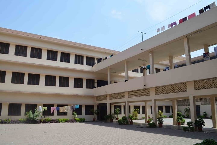 DAV College for Girls campus in Yamuna Nagar, Haryana, India — photo 2