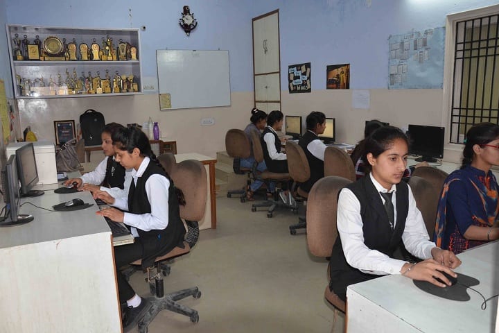 DAV College for Girls campus in Yamuna Nagar, Haryana, India — photo 4