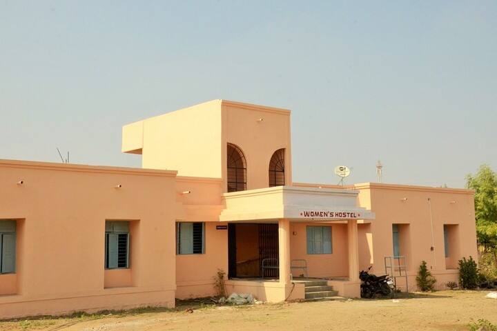 Dadapatil Rajale Arts and Science College campus in Ahmednagar, Maharashtra, India — photo 4