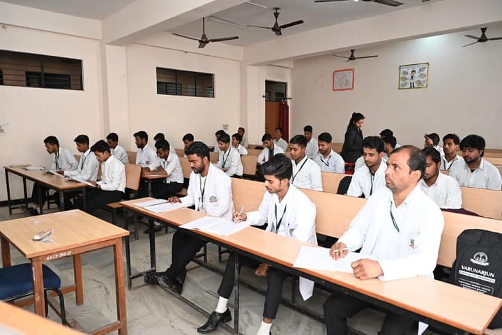 Varun Arjun Medical College campus in Shahjahanpur, Uttar Pradesh, India — photo 2