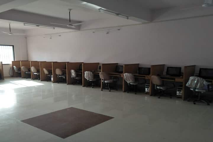 Municipal Arts and Commerce College campus in Upleta, Gujarat, India — photo 5