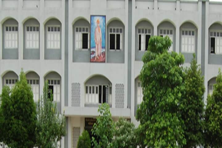 Smt Rasilaben Ranchodbhai Haribhai Patel Mahila Arts College, Vijapur campus in Mehsana, Gujarat, India