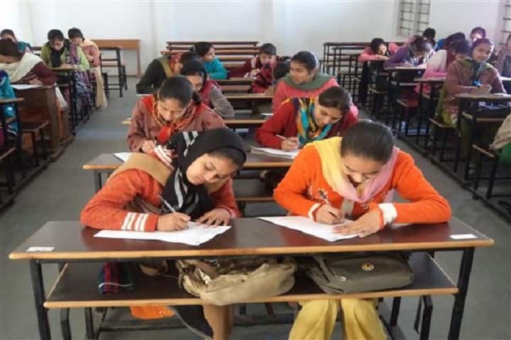 Smt Rasilaben Ranchodbhai Haribhai Patel Mahila Arts College campus in Mehsana, Gujarat, India — photo 2