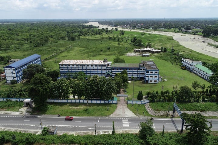 Parimal Mitra Smritimahavidyalaya campus in Jalpaiguri, West Bengal, India — photo 2