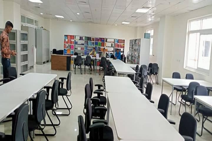Uma Nath Singh Autonomous State Medical College campus in Jaunpur, Uttar Pradesh, India — photo 4