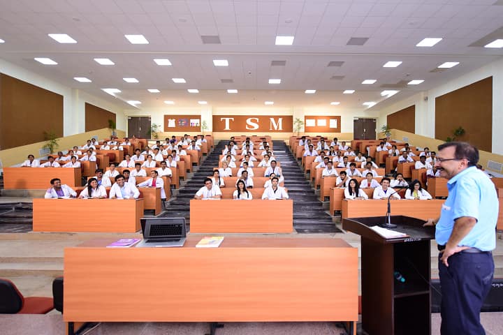TS Misra Medical College and Hospital campus in Lucknow, Uttar Pradesh, India — photo 4