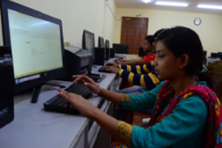 Derozio Memorial College campus in New Town, West Bengal, India — photo 4