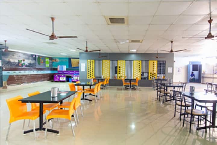 Shri Siddhi Vinayak Medical College and Hospital campus in Sambhal, Uttar Pradesh, India — photo 2