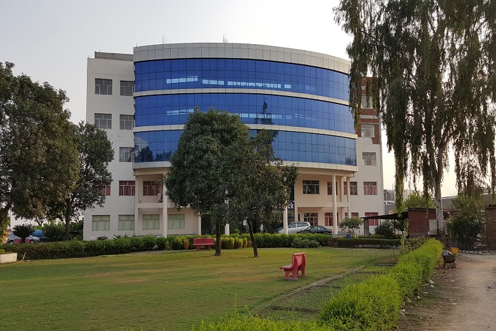 Saraswati Medical College campus in Unnao, Uttar Pradesh, India — photo 3