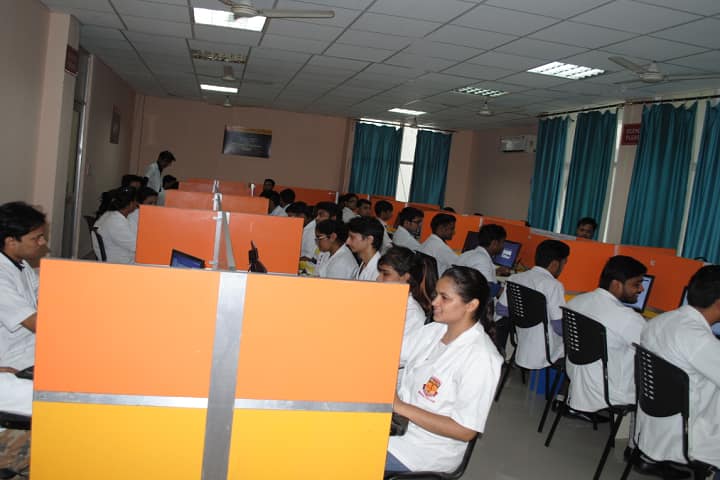 Saraswati Medical College campus in Unnao, Uttar Pradesh, India — photo 6