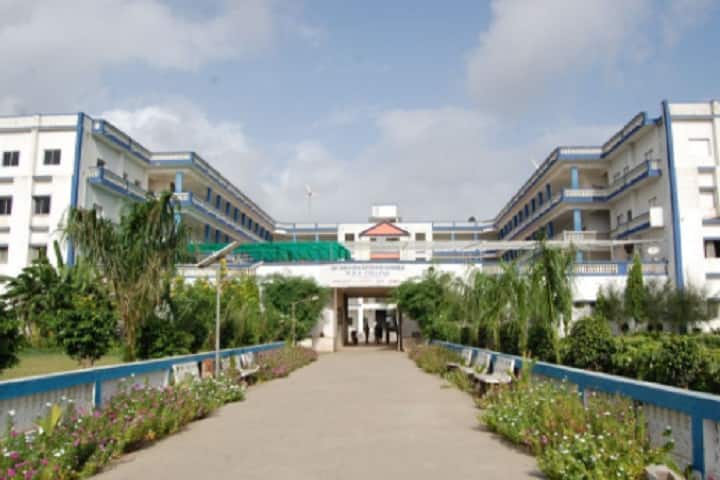Smt VB Nandola MBA College campus in Una, Gujarat, India — photo 1