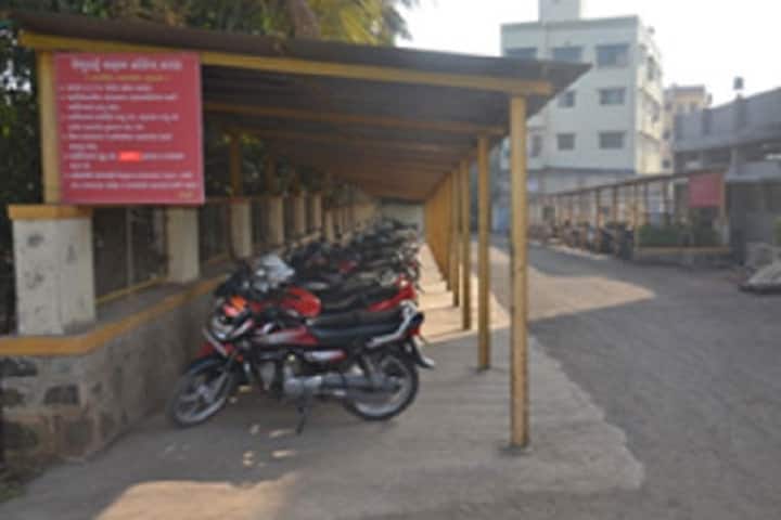 Venutai Chavan College campus in Karad, Maharashtra, India — photo 6