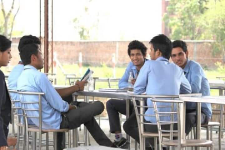 Advance Institute of Science and Technology campus in Dehradun, Uttarakhand, India — photo 3
