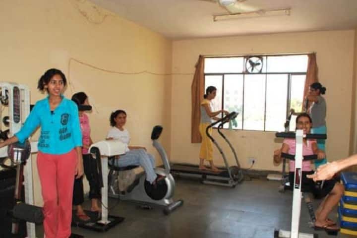 Rajasthan Dental College and Hospital campus in Jaipur, Rajasthan, India — photo 2