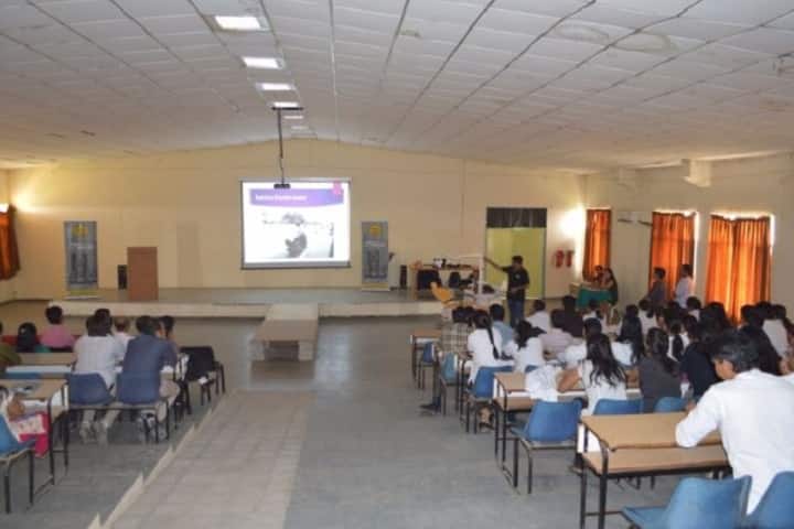 Rajasthan Dental College and Hospital campus in Jaipur, Rajasthan, India — photo 3
