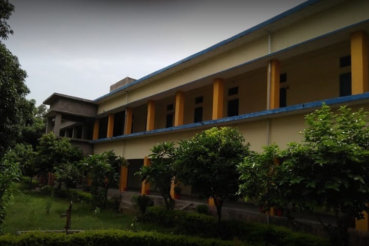 Keshav Madhav Baijnath Mahavidyalaya campus in Mau, Uttar Pradesh, India — photo 1