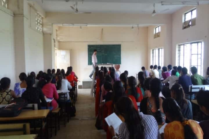Smt Rajkamal Baburao Tidke Mahavidyalaya campus in Nagpur, Maharashtra, India — photo 2