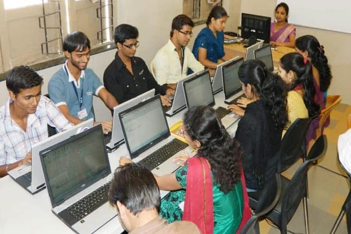 Vidya Vikas Universal Degree College campus in Mumbai, Maharashtra, India — photo 4