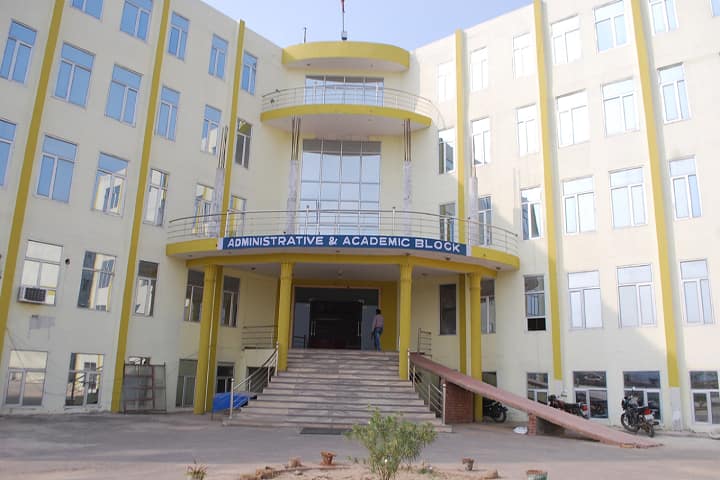 Krishna Mohan Medical College and Hospital campus in Mathura, Uttar Pradesh, India — photo 1