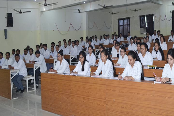 Krishna Mohan Medical College and Hospital campus in Mathura, Uttar Pradesh, India — photo 4