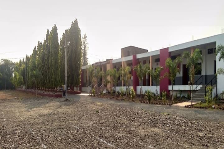 Mahatma Phule Nutan Mahavidyalaya campus in Ahmednagar, Maharashtra, India — photo 1