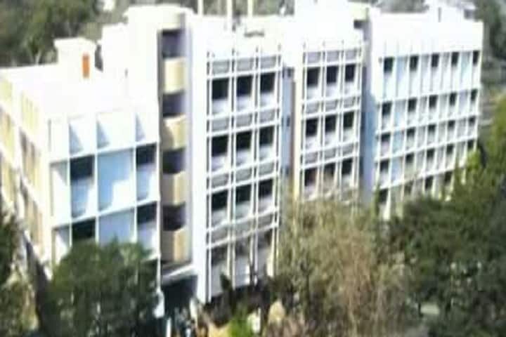 Ramanand Arya DAV College campus in Mumbai City, Maharashtra, India — photo 1