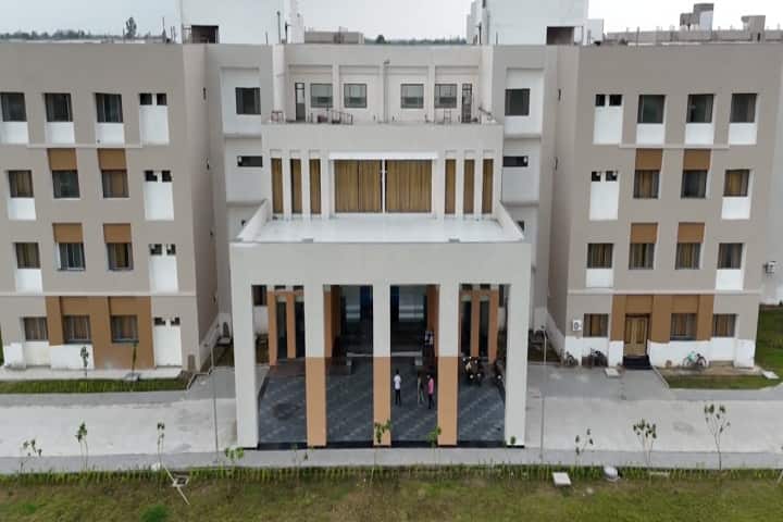 KMC Medical College and Hospital campus in Maharajganj, Uttar Pradesh, India — photo 1